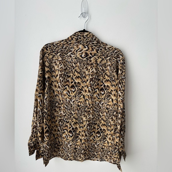 Vintage 100% Silk Leopard Print Blouse Animal Print Button Down Top S - Picture 7 of 11